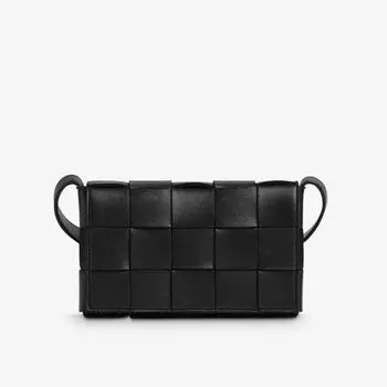Маленькая кожаная сумка через плечо Cassette Intrecciato Bottega Veneta, черный