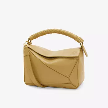 Маленькая кожаная сумка через плечо puzzle Loewe, цвет sahara