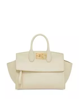 Маленькая кожаная сумка Studio из мягкой кожи с ручкой сверху Ferragamo, цвет Ivory/Cream