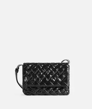 Маленькая мятая сумка-мессенджер Bottega Veneta, черный