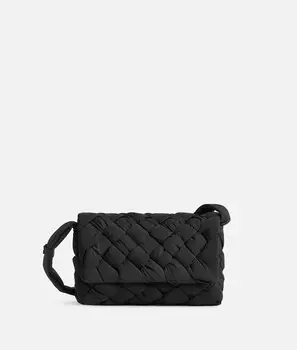 Маленькая мятая сумка-мессенджер Bottega Veneta, черный