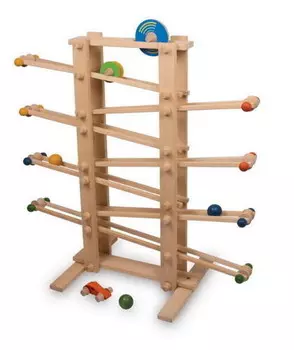 Маленькая нога, пуля, гигантская горка small foot