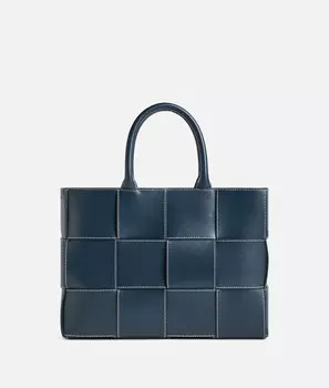 Маленькая сумка Arco с востока на запад Bottega Veneta