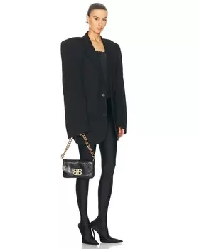 Маленькая сумка BB с мягким клапаном Balenciaga, черный
