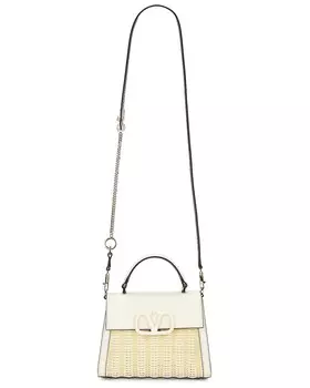 Маленькая сумка с V-образным ремнем и ручкой сверху Valentino Garavani, цвет Naturale & Ivory