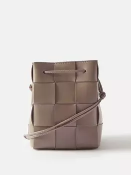 Маленькая сумка-ведро cassette из кожи intrecciato Bottega Veneta, коричневый