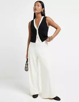 Маленькие широкие брюки со складками кремового цвета River Island