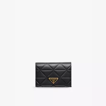 Маленький кожаный кошелек с логотипом-пластикой Prada, черный