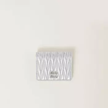 Маленький стеганый кошелек из кожи наппа Miu Miu, серебряный