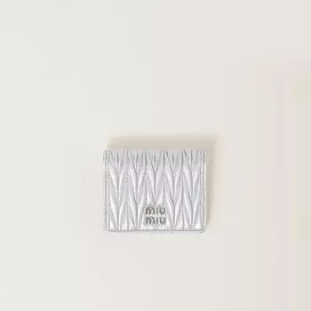 Маленький стеганый кошелек из кожи наппа Miu Miu, серебряный