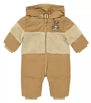 Малыш томас в зимнем комбинезоне Burberry Kids, бежевый