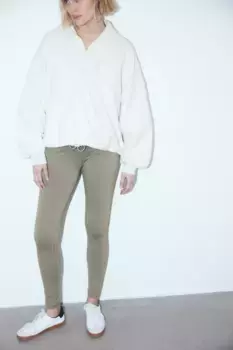 Мама до и после спортивных штанов H&M, зеленый