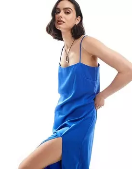 Манго – Синее платье миди на бретелях с разрезом спереди