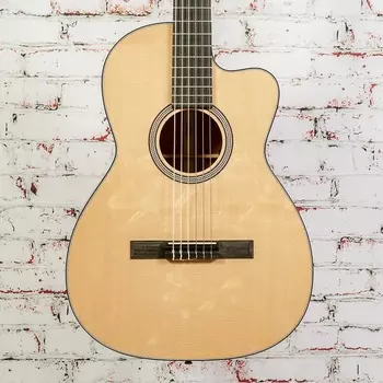 Martin 000C12-16E Акустическая электрогитара из нейлонового красного дерева, с б/у Martin 000C12-16E Nylon Electric Guitar, w/cs