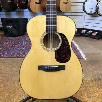 Martin 00-18 Standard Series Sitka Spruce/Mahogany Acoustic с жестким футляром