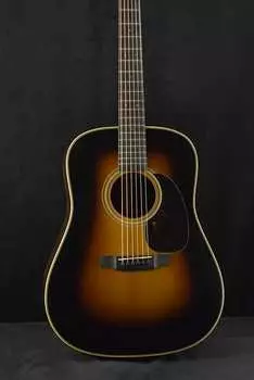 Martin Custom Shop Dreadnought Adirondack Spruce/Wild Grain Восточно-индийский палисандр Stage 1 Aged 1935 Sunburst Custom Shop Dreadnought Adirondack Spruce/Wild Grain East Ind...