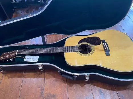 Martin Standard Series D-28 Natural #2677131 (4 фунта, 6,3 унции)