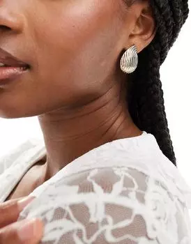 Массивные текстурированные серьги-гвоздики DesignB London золотистого цвета