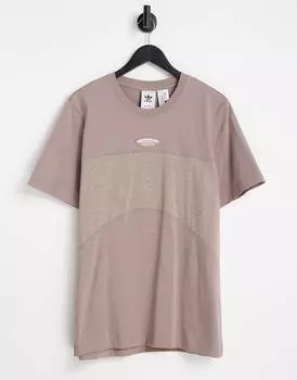 Мелово-коричневая футболка с контрастными вставками из ткани adidas Originals RYV