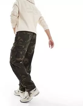 Мешковатые брюки-парашюты в камуфляжной расцветке Superdry