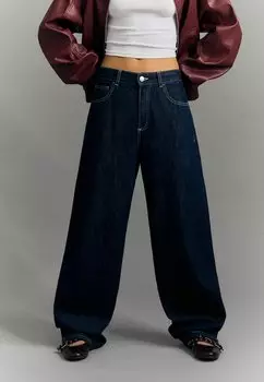 Мешковатые джинсы Bershka, синий