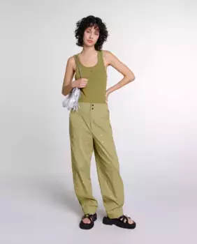 Мешковатые женские прямые брюки с заклепками Maje, цвет Kaki