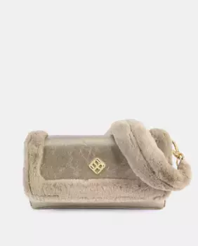 Металлическая сумка-багет с меховой аппликацией на клапане и магнитной застежкой Pepe Moll, золотой