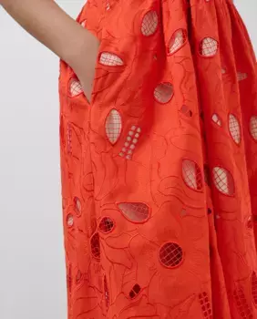 Миди-платье без рукавов с швейцарской вышивкой Roberto Verino, гранатовый