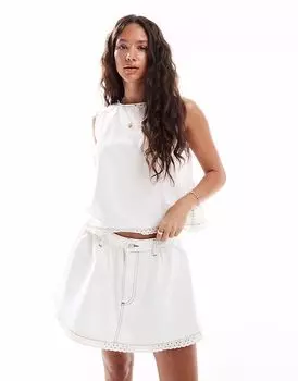 Микро-юбка из денима ASOS DESIGN со сборками и отделкой ришелье в цвете экрю