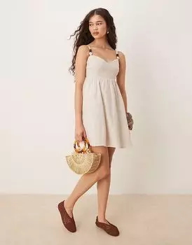 Мини-платье-бэбидолл Abercrombie & Fitch на тонких бретельках с вырезом в форме сердца кремового цвета