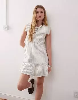Мини-платье из денима Reclaimed Vintage с матросским воротником и оборкой по низу в тонкую полоску цвета экрю