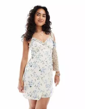 Мини-платье New Look с цветочным принтом и бретельками в сетке белого цвета
