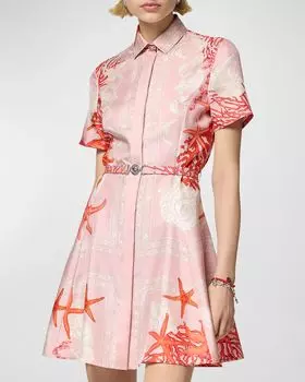 Мини-платье-рубашка из шелкового твила с поясом и короткими рукавами и праздничным принтом Versace, цвет Dusty Rosecoralbon