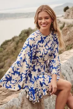 Мини-Платье с расклешенными рукавами и круглым вырезом с поясом Friends Like These, синий