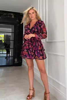 Мини платье с рукавами колокольчиками Girl In Mind, черный