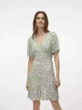Мини-платье Vero Moda "VMALBA SS SHORT DRESS WVN NOOS", цвет Hedge Green Aop:Sussie
