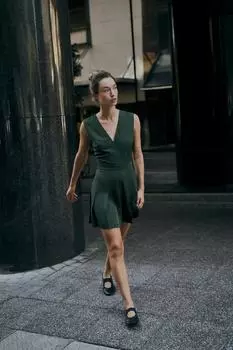 Мини-плиссированное платье ZARA, зеленый