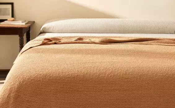 Мини-покрывало вафельной вязки из хлопка Zara Home, горчично-желтый