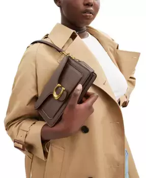 Мини-сумка через плечо Mini Tabby из гладкой кожи Polished Pebble, 20 см COACH, серый