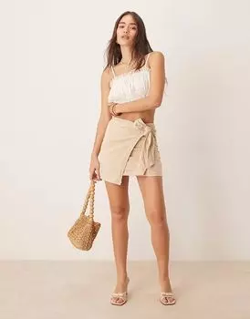 Мини-юбка ASOS DESIGN с завязками по бокам и жатым узором в каменном цвете