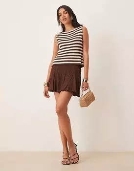 Мини-юбка годе с текстурой ASOS DESIGN шоколадного цвета