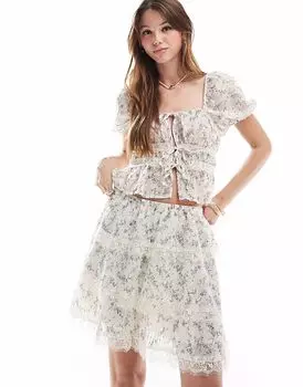 Мини-юбка New Look с кружевной отделкой и кремовым цветочным принтом