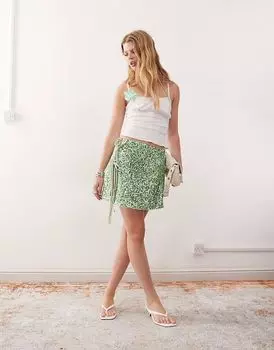 Мини-юбка Reclaimed Vintage с завязками по бокам, пляжная накидка с зелеными пайетками