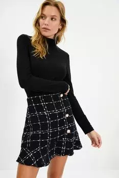 Мини-юбка Trendyol из твидовой ткани на пуговицах с воланом по краю, черный