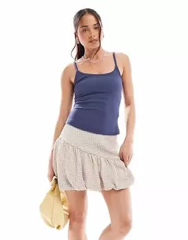 Мини-юбка Vero Moda с текстурированным подолом и пышным узором в каменном цвете