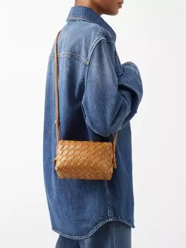 Миниатюрная сумка через плечо loop из кожи intrecciato Bottega Veneta, коричневый