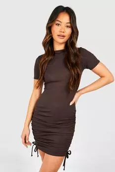 Миниатюрное облегающее платье в рубчик с рюшами и рюшами boohoo, коричневый