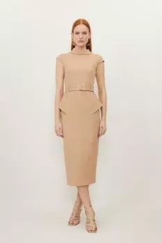 Миниатюрное структурированное платье миди из крепа с высоким воротником и баской и поясом Karen Millen, бежевый
