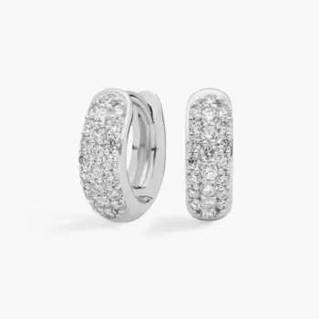 Миниатюрные серьги-кольца Huggie Hoop с бриллиантовым паве из 14-каратного белого золота (1/3 карата) Blue Nile
