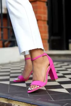 Минималистичные босоножки «Нелли» из искусственной замши на блочном каблуке Linzi, розовый